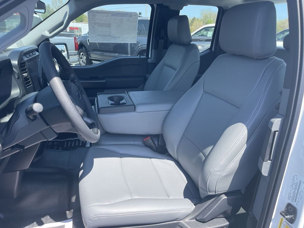 Used 2024 White Ford XL image 11