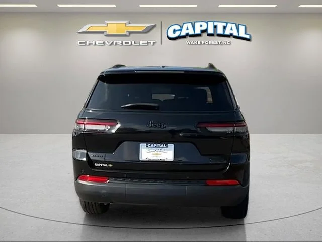 Used 2024 Black Jeep Altitude X 4x4 image 4