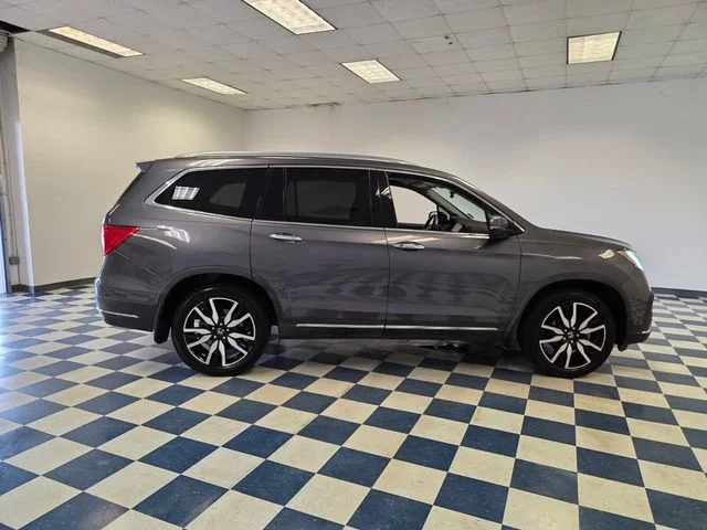 Used 2021  Honda Touring image 9