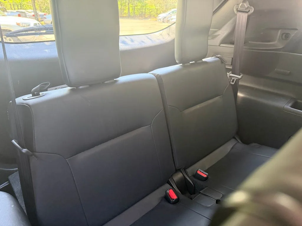 Used 2024  Mitsubishi SE Black Edition image 9
