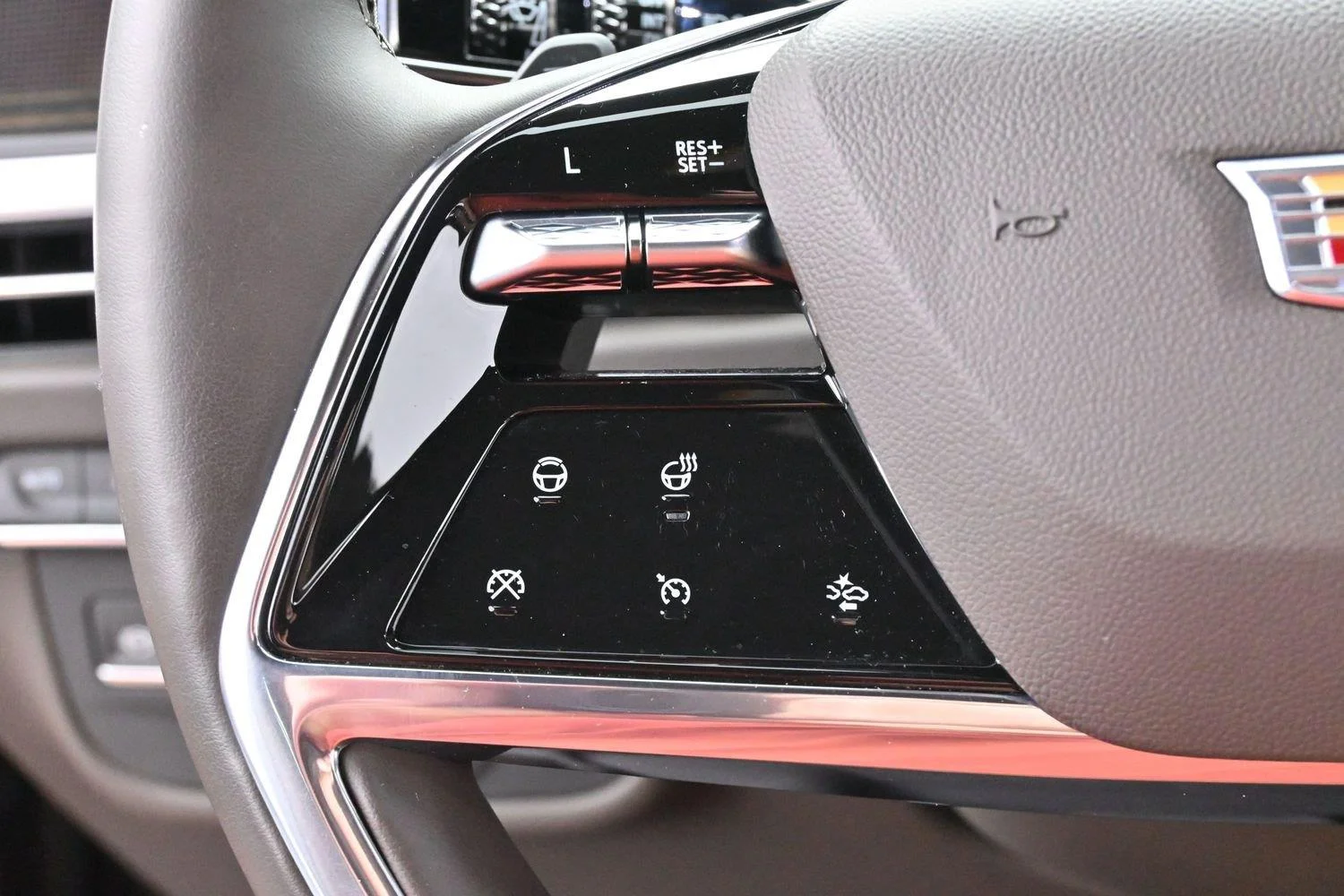 Certified Used 2025 Black Raven Cadillac Premium Luxury image 20