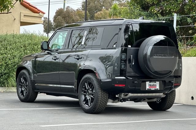 New 2026 Carpathian Grey Land Rover X-Dynamic SE image 3
