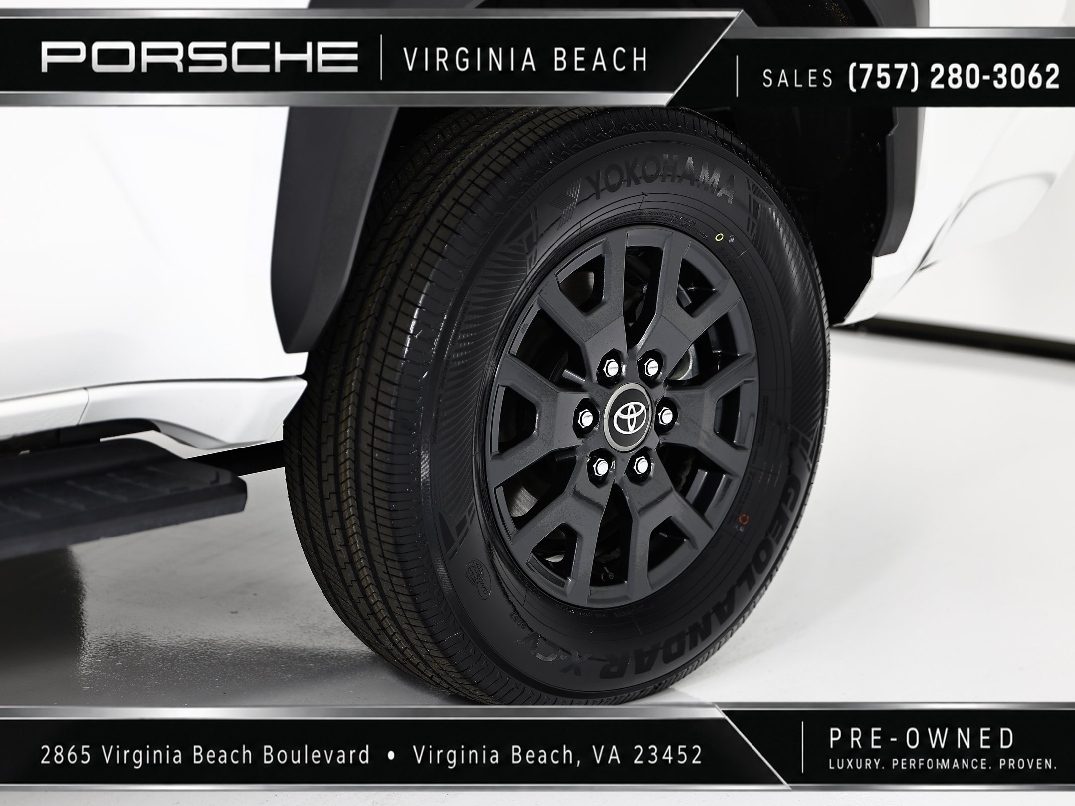 Used 2025 White Toyota SR5 image 12