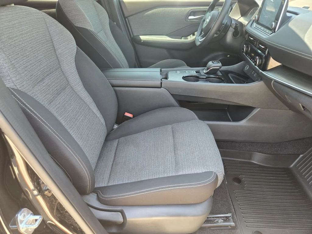 2022 Nissan Rogue SV - Photo 14