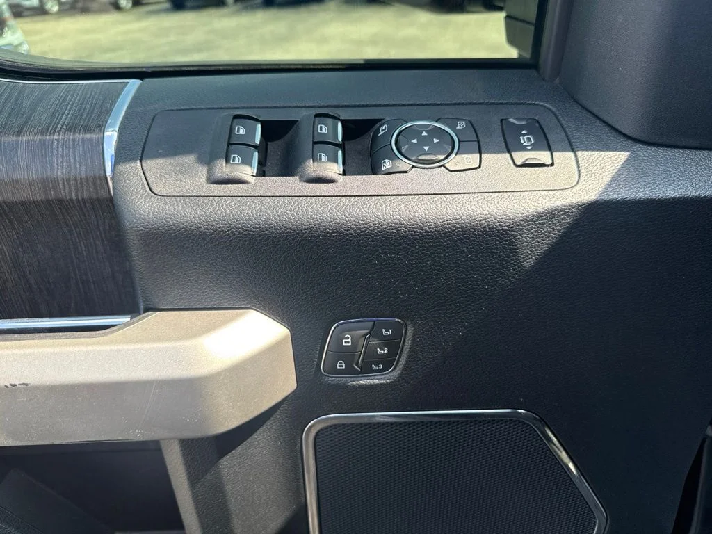 Used 2020 Gray Ford Lariat image 32