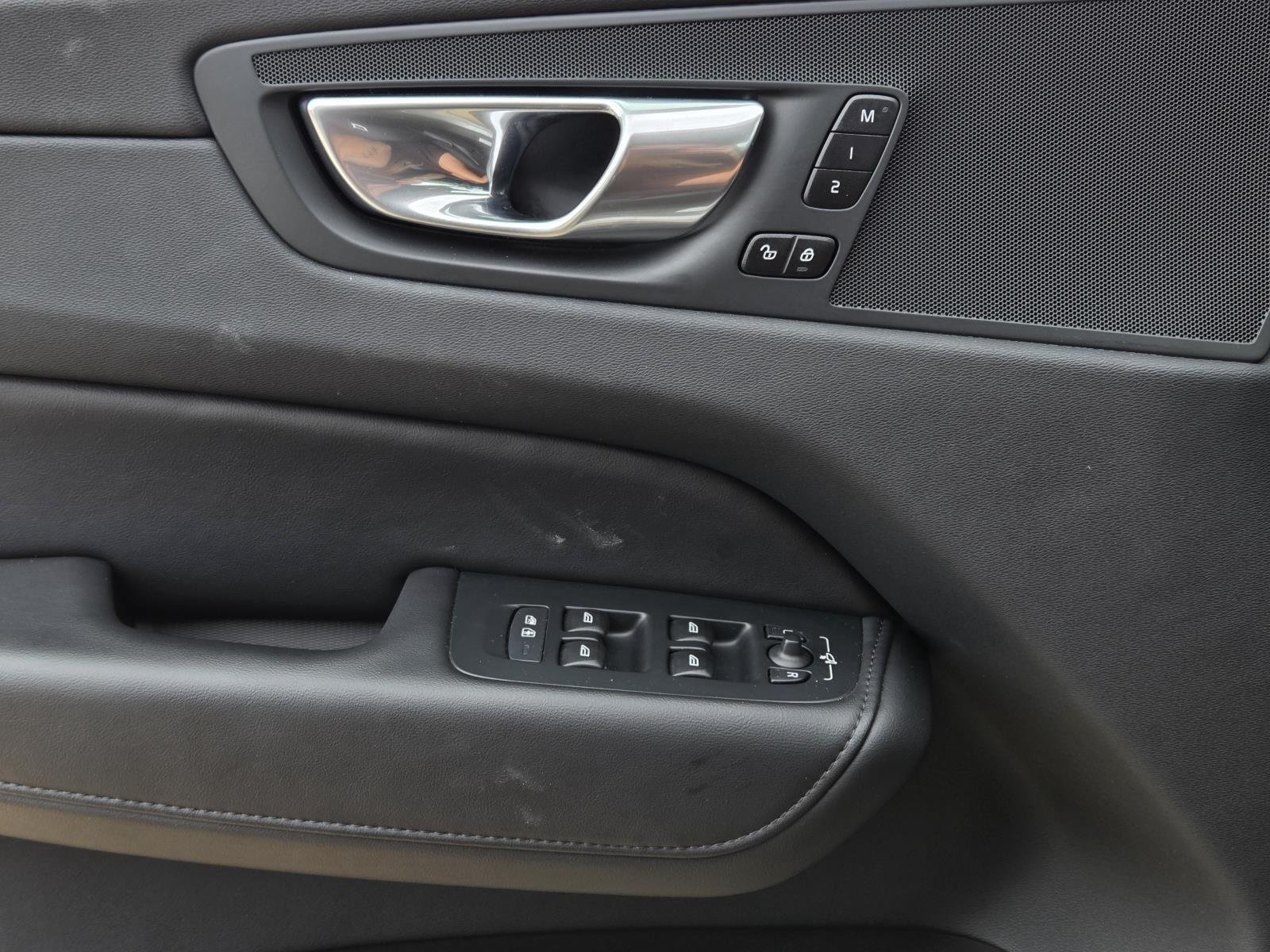 Used 2023 Silver Dawn Metallic Volvo Plus Dark Theme image 29