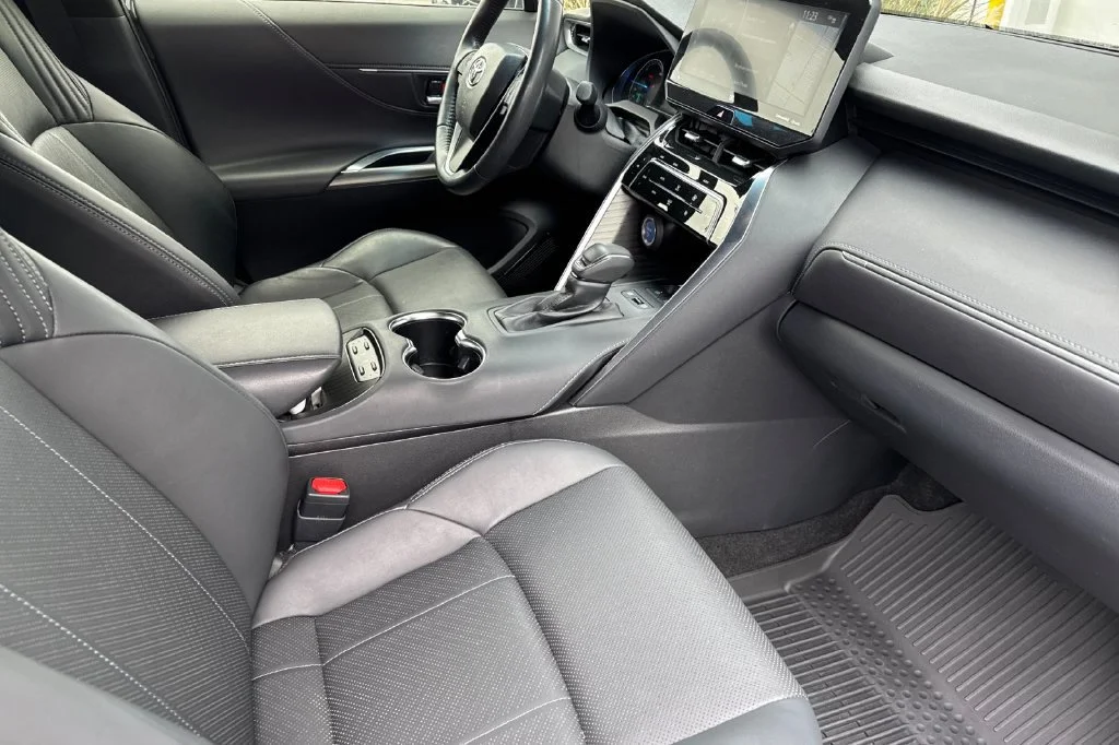 2022 Toyota Venza Limited - Photo 16