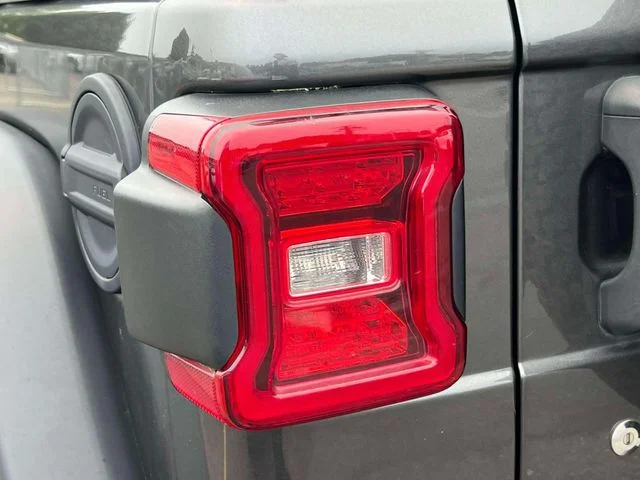 Used 2018 Gray Jeep Unlimited Rubicon image 15