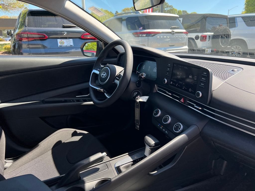Used 2026 Gray Hyundai SE image 27