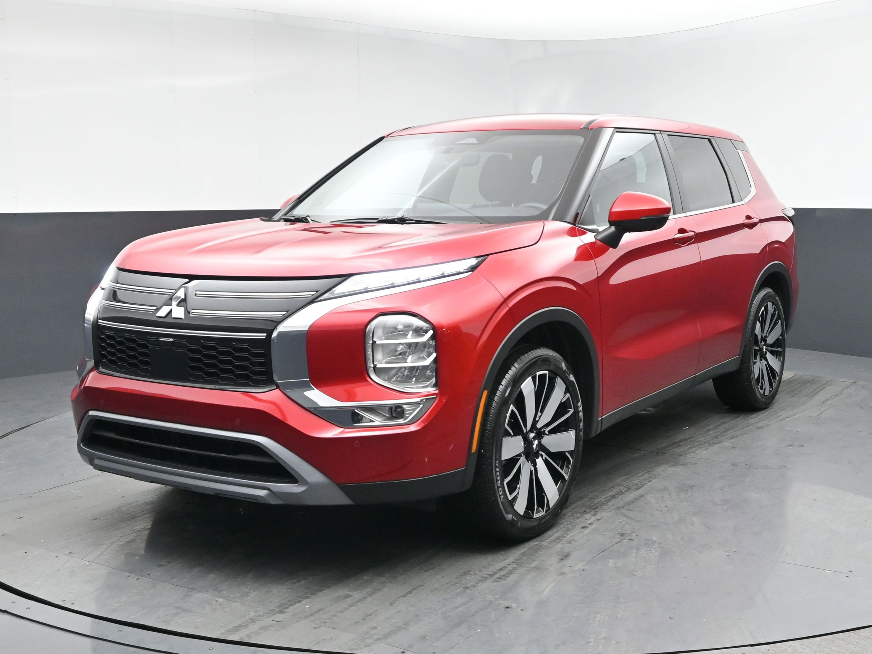 2025 Mitsubishi Outlander SE 2WD's photo