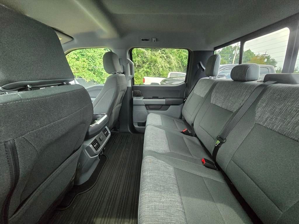 Used 2023 Silver Ford XLT image 5