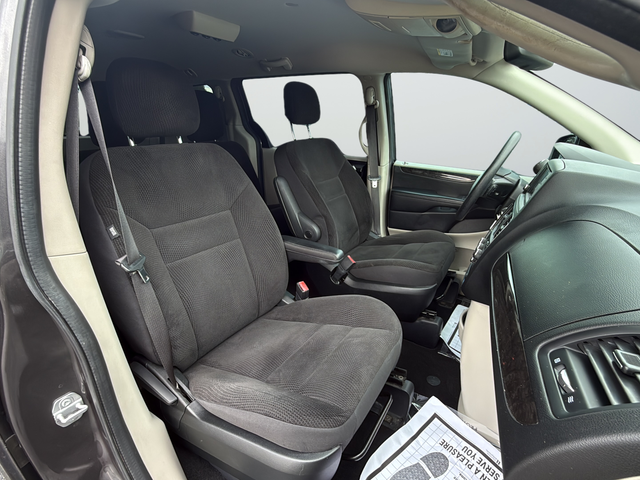 Used 2019 Gray Dodge SE image 25