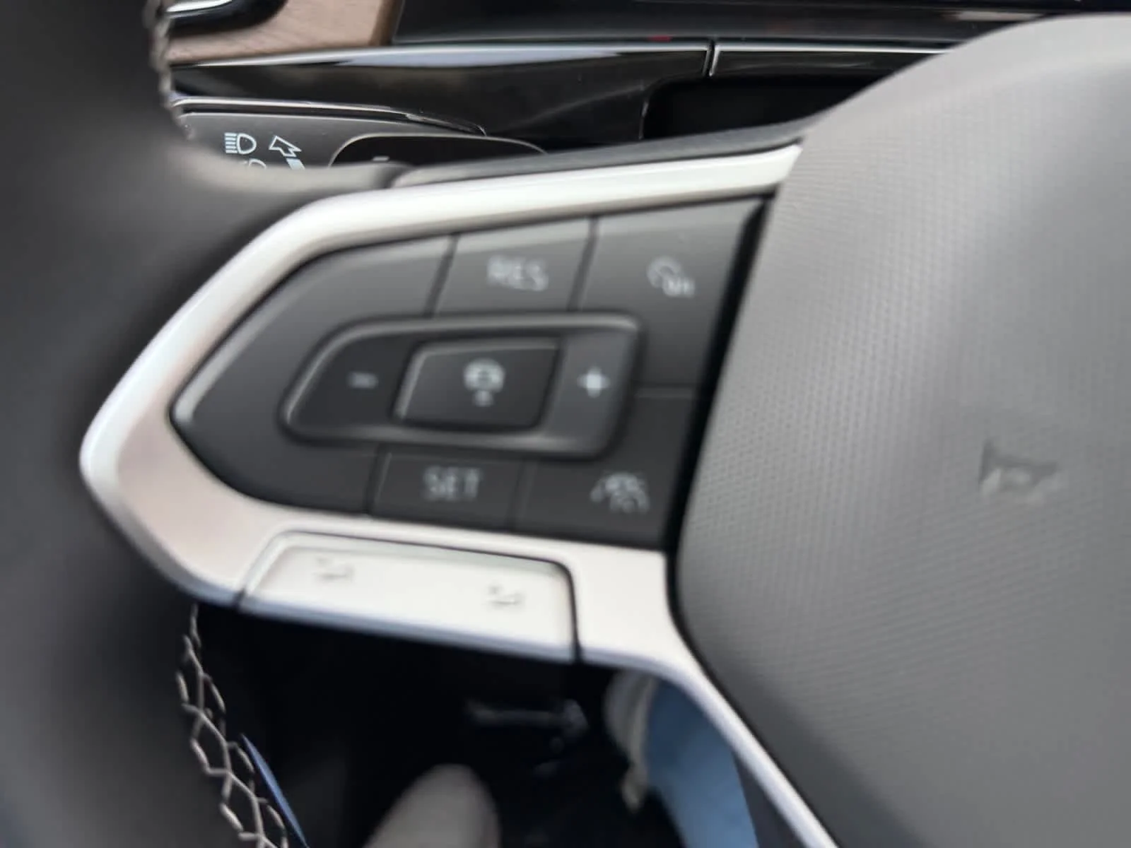 New 2026 Pure Gray Volkswagen 2.0T SE w/Technology image 19