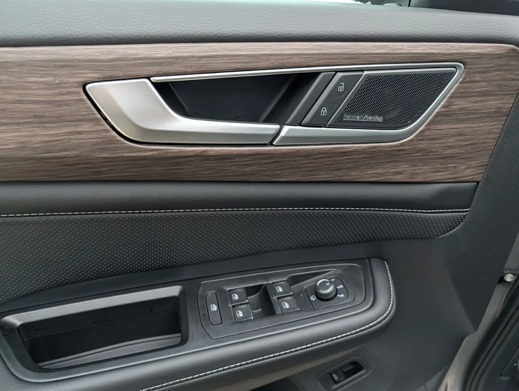 2026 Volkswagen Atlas SEL Premium R-Line - Photo 18