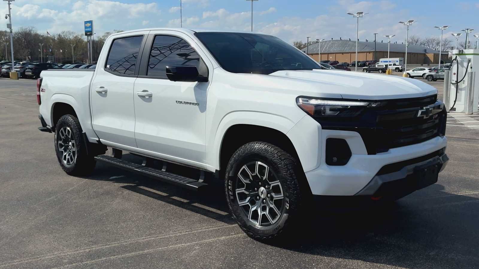 Certified Used 2023 Summit White Chevrolet Z71 image 12