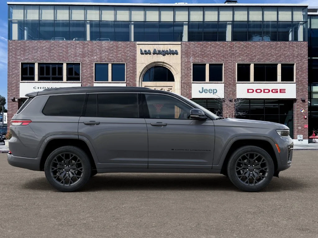 New 2027 Sting-Gray Clear-Coat Paint Jeep Summit image 21