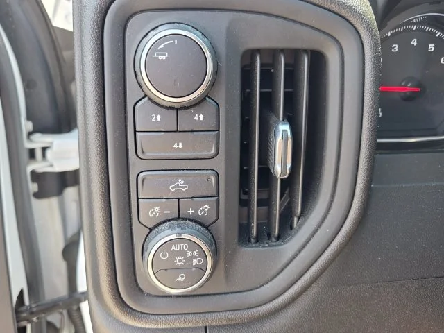 Used 2021 White Chevrolet Custom image 25