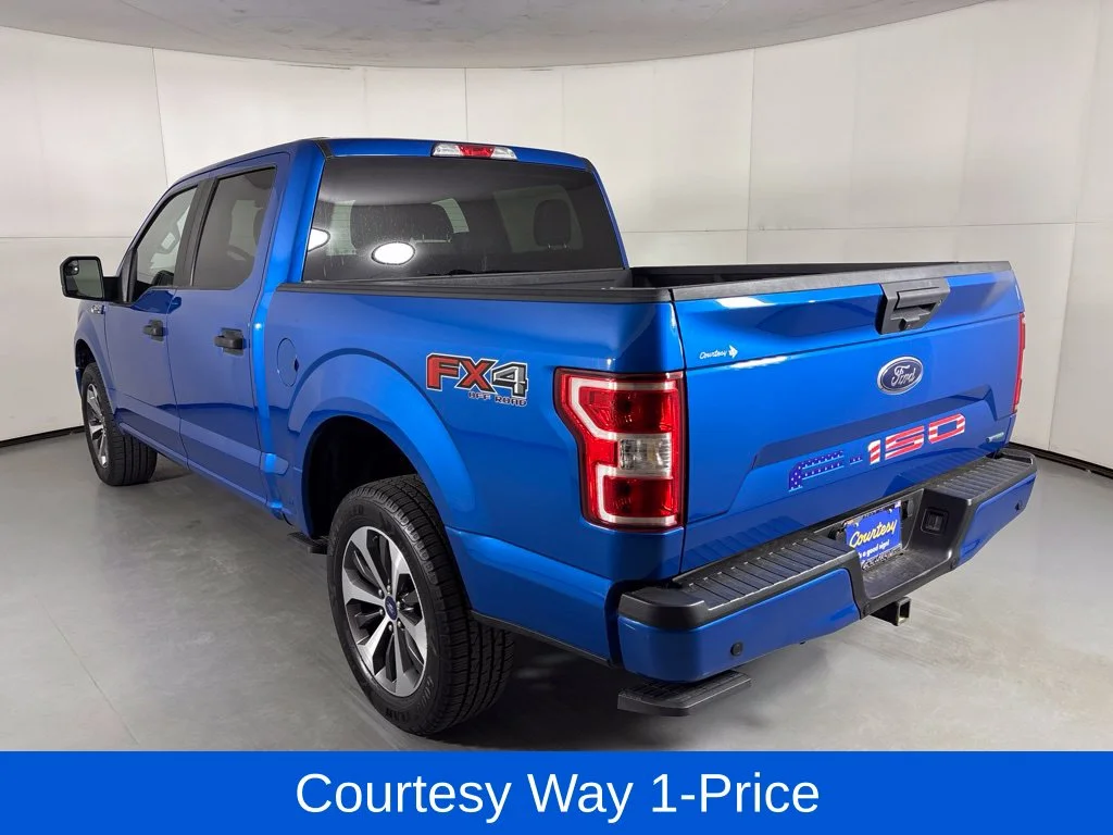 Used 2020 Blue Ford XL image 8