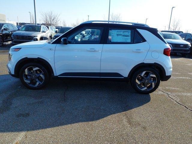 2026 Hyundai Venue SEL w/ 2-Tone Roof IVT's photo