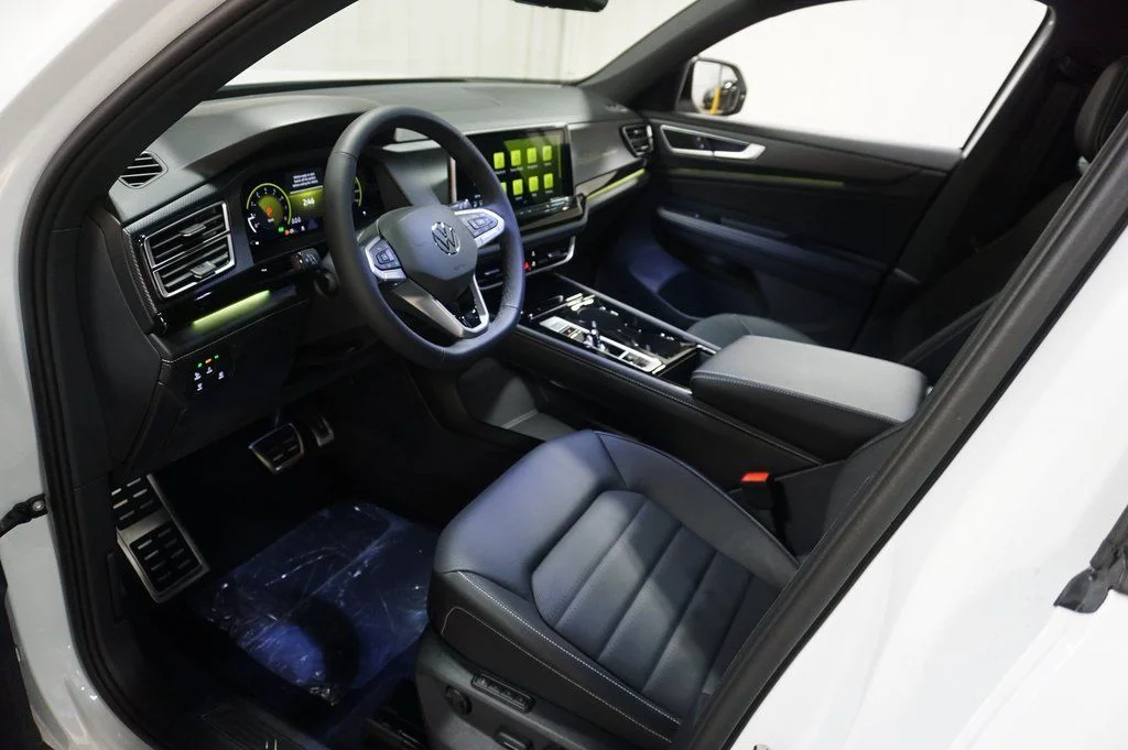 2026 Volkswagen Atlas Cross Sport SEL R-LINE - Photo 9