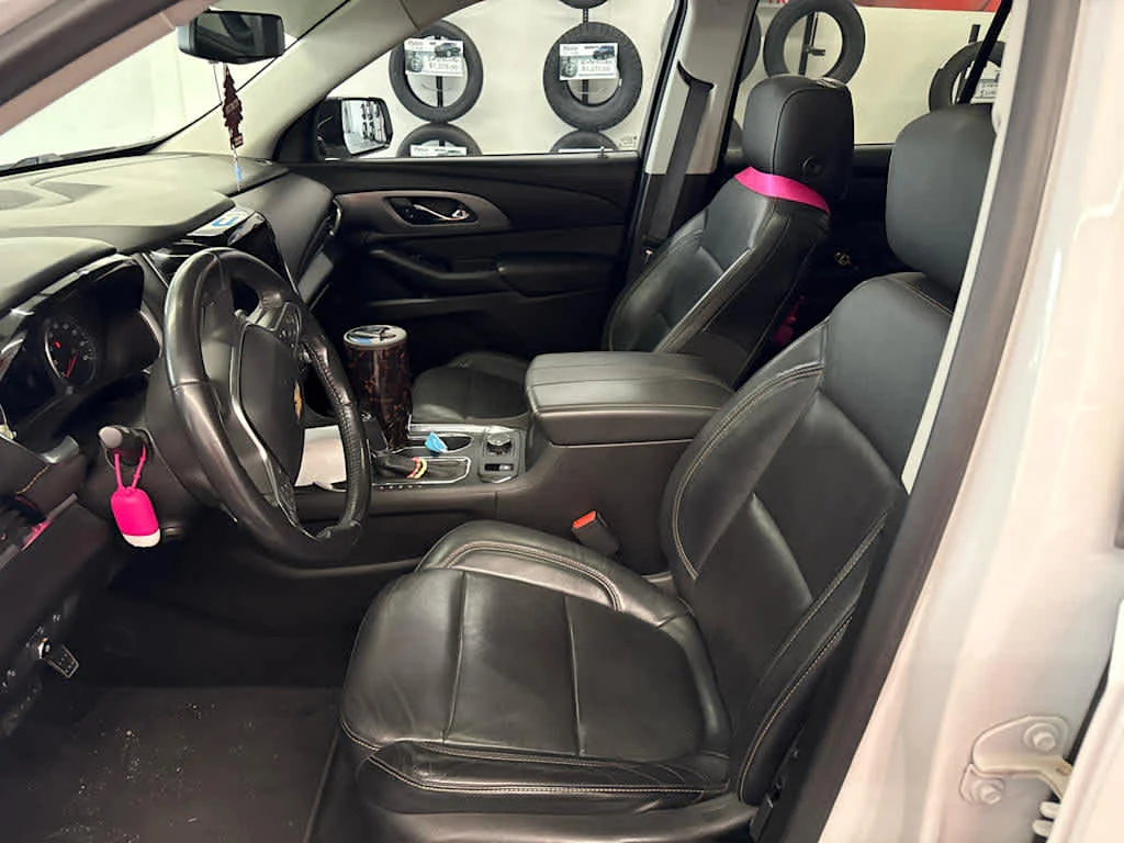 Used 2018 Summit White Chevrolet Premier image 9