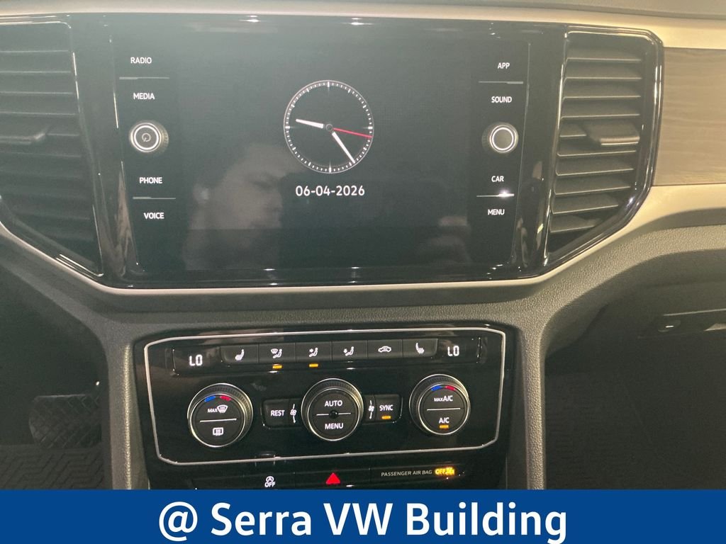 Used 2023 Pure White Volkswagen 3.6L V6 SE w/Technology image 21