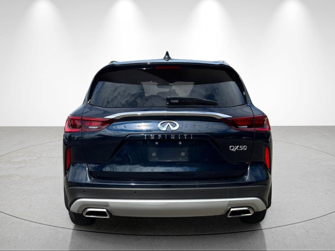 Used 2023 Hermosa Blue INFINITI LUXE image 4