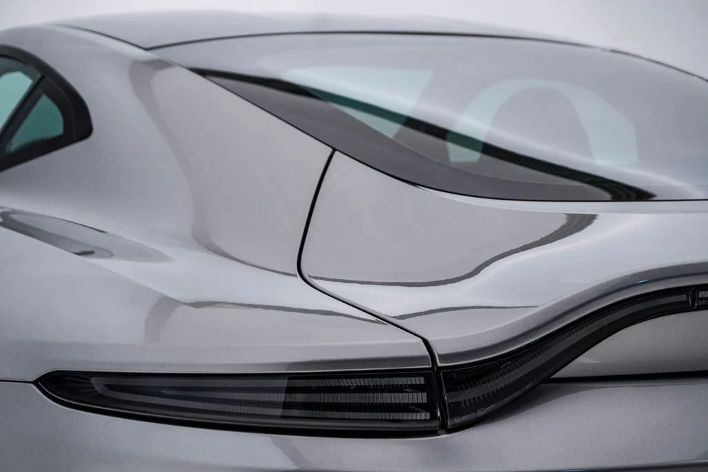 Used 2025 Aluminite Silver Aston Martin Carbon image 13