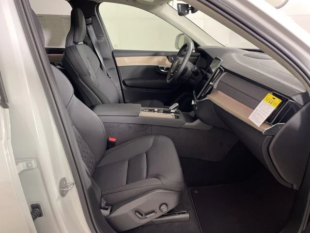 2025 Volvo XC90 Plus - Photo 48