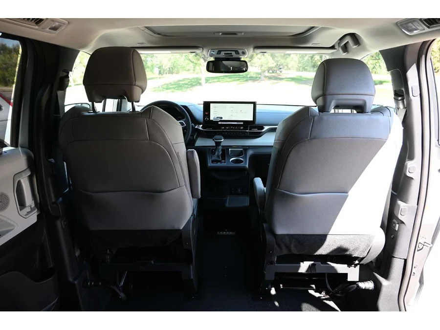 New 2025 SILVER Toyota XLE+ AWD Mobility Handicap Van image 20