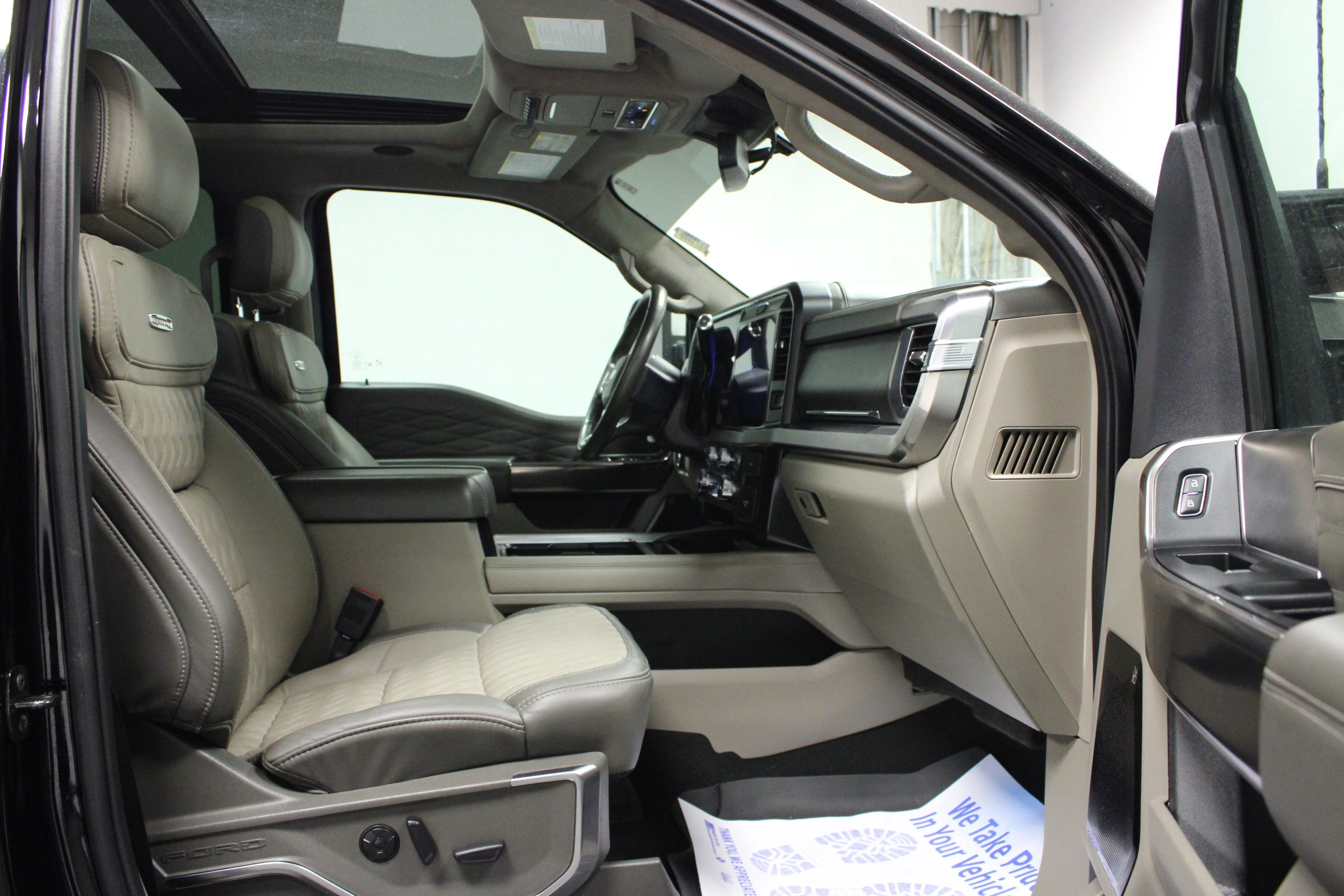 Used 2025 Agate Black Metallic Ford Platinum image 16