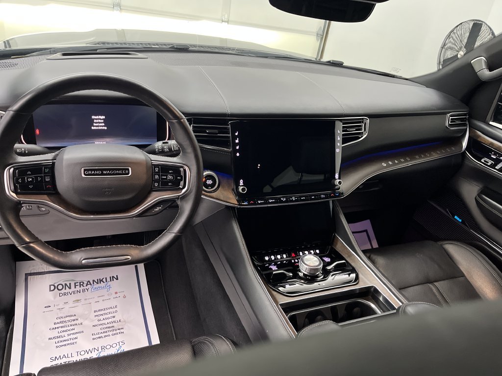 Used 2024 Black Jeep Base image 14