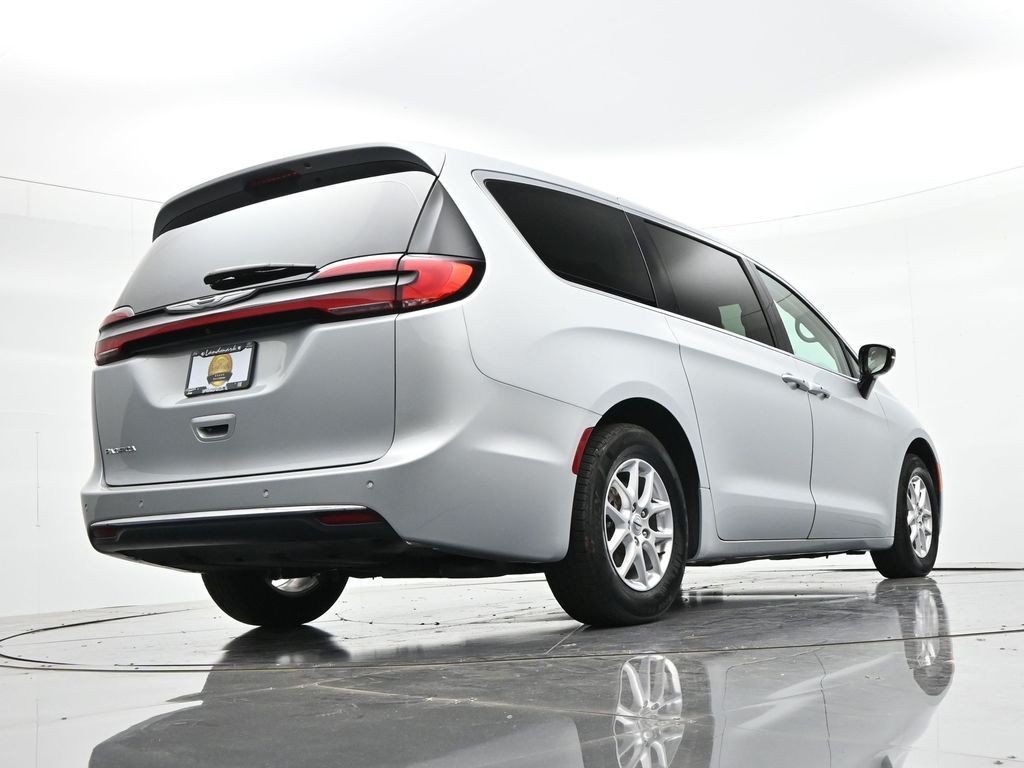 Used 2024 Silver Mist Clearcoat Chrysler Touring L FWD image 22