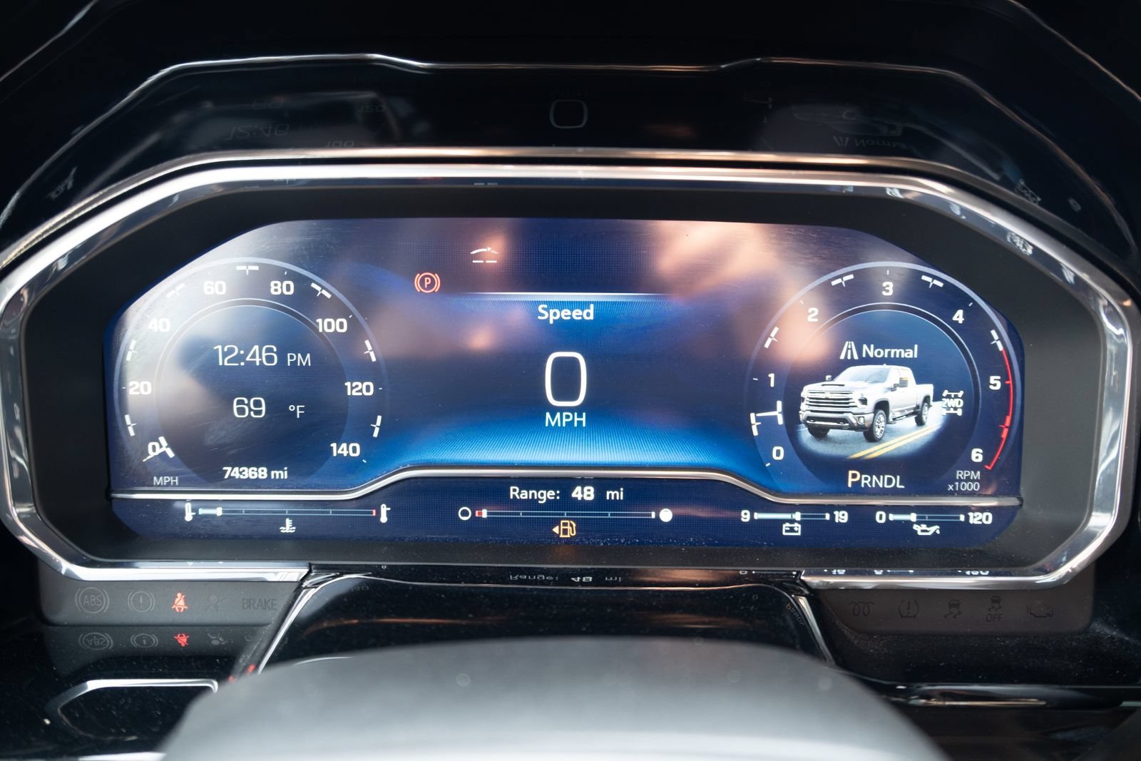 Used 2024 Summit White Chevrolet High Country image 5