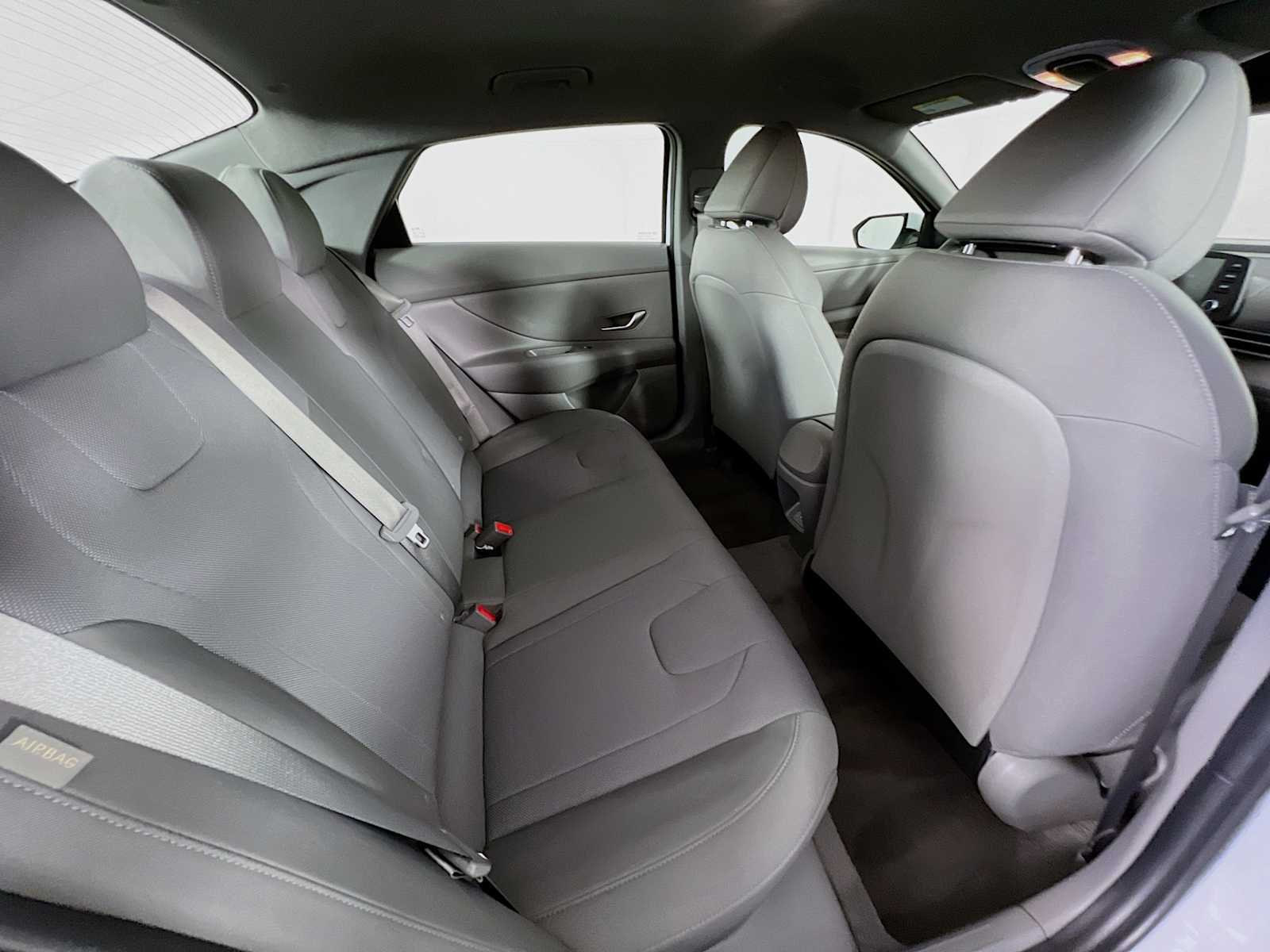 Used 2025 Serenity White Hyundai SE image 26