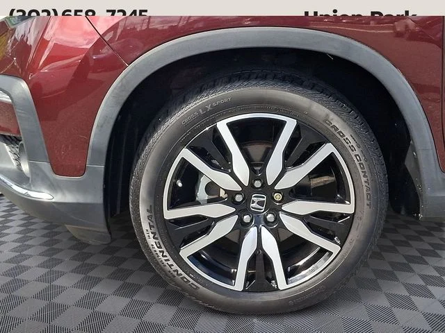 Used 2019 Deep Scarlet Pearl Honda Touring image 8