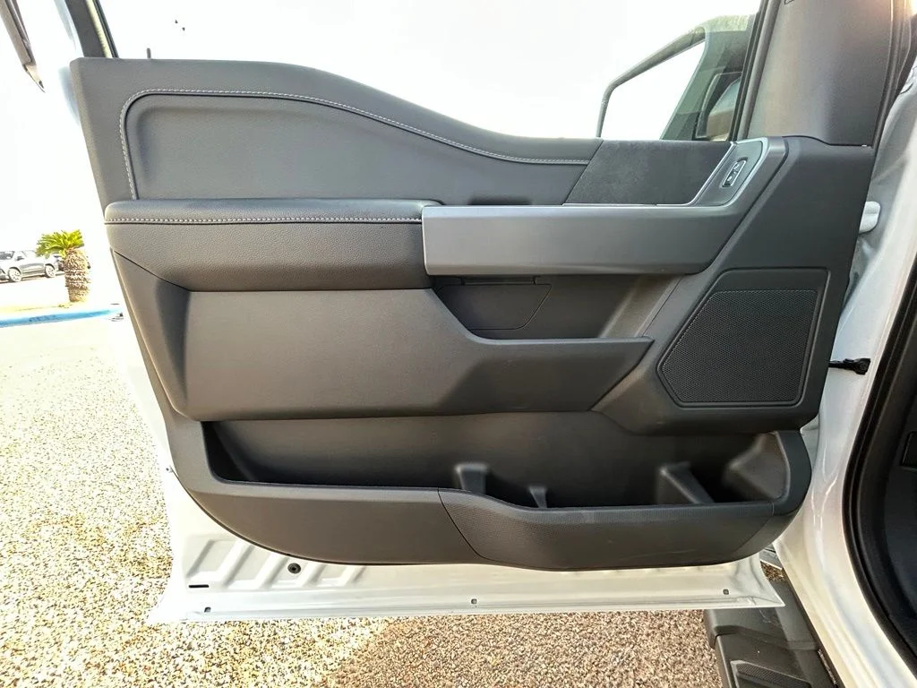New 2026 Oxford White Ford XLT image 19