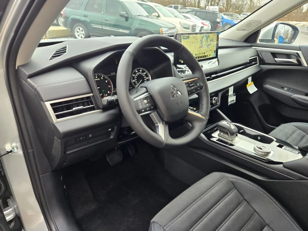 2026 Mitsubishi Outlander SE - Photo 16