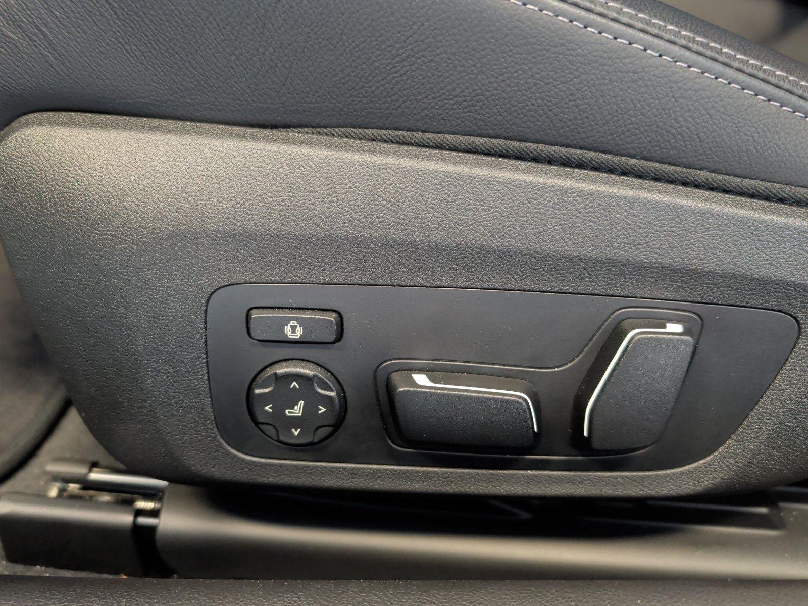 Used 2026 Alpine White BMW  image 16