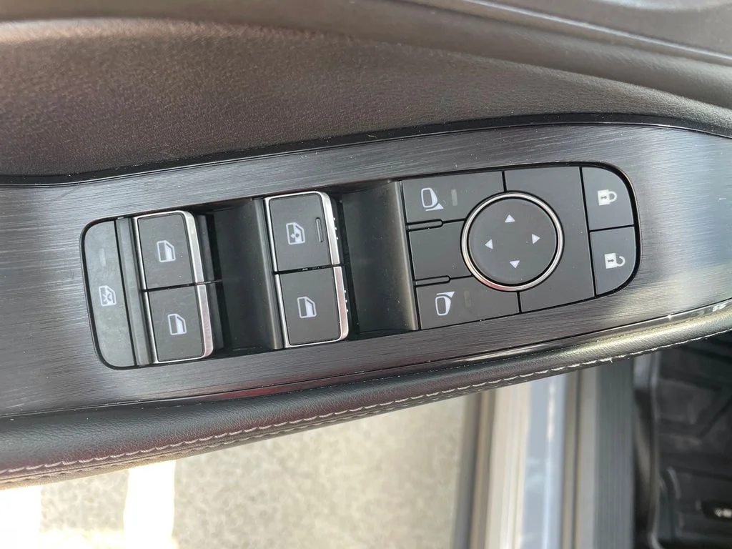 Used 2025 Gray Nissan SL image 22