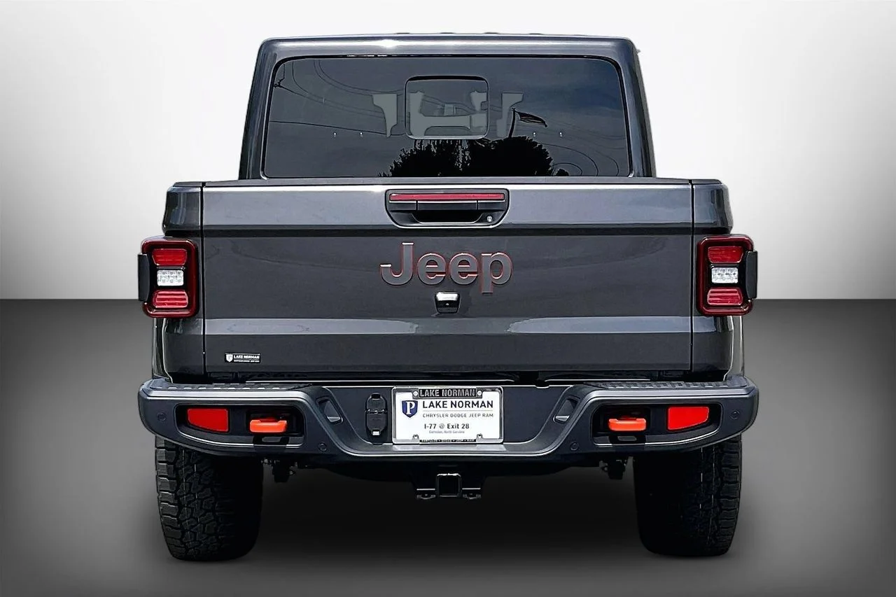 New 2026 Granite Crystal Metallic Clearcoat Jeep Mojave image 7