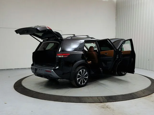 New 2026 Black Nissan Platinum image 15