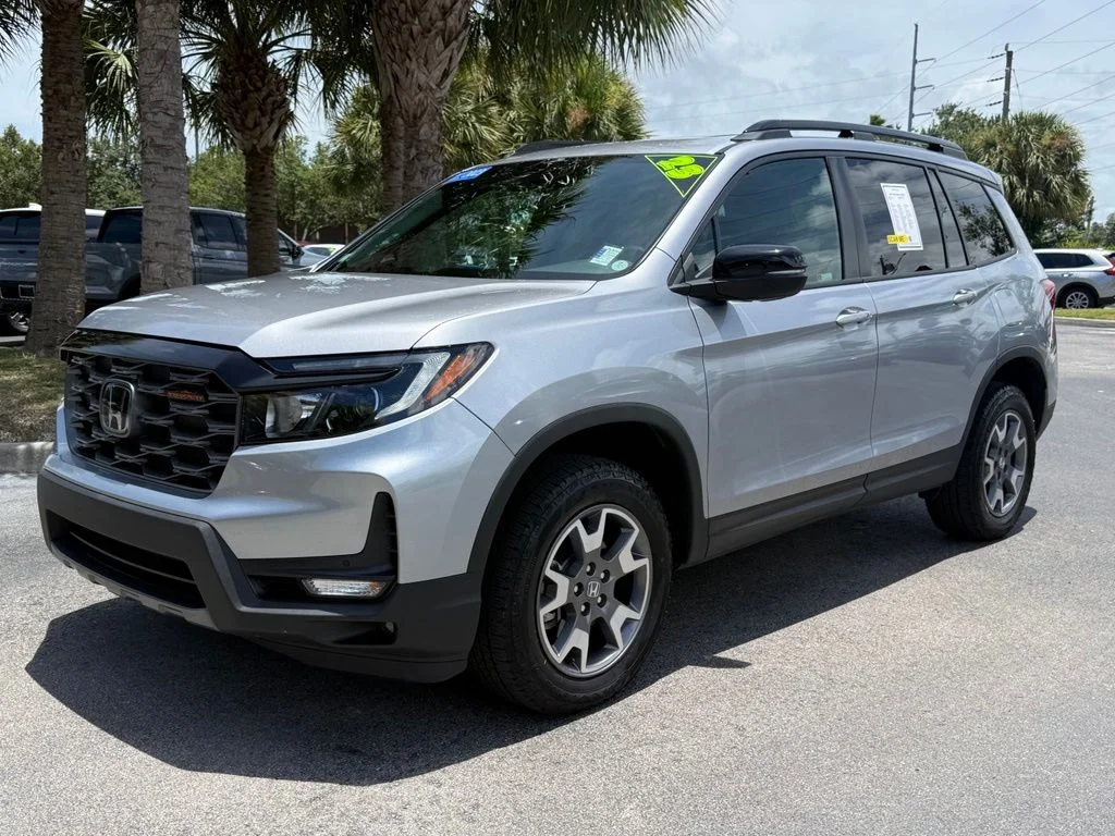 Certified Used 2023 Lunar Silver Metallic Honda TrailSport image 1