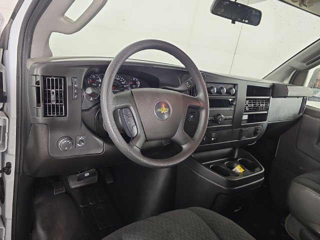 Used 2025 Summit White Chevrolet WT image 13