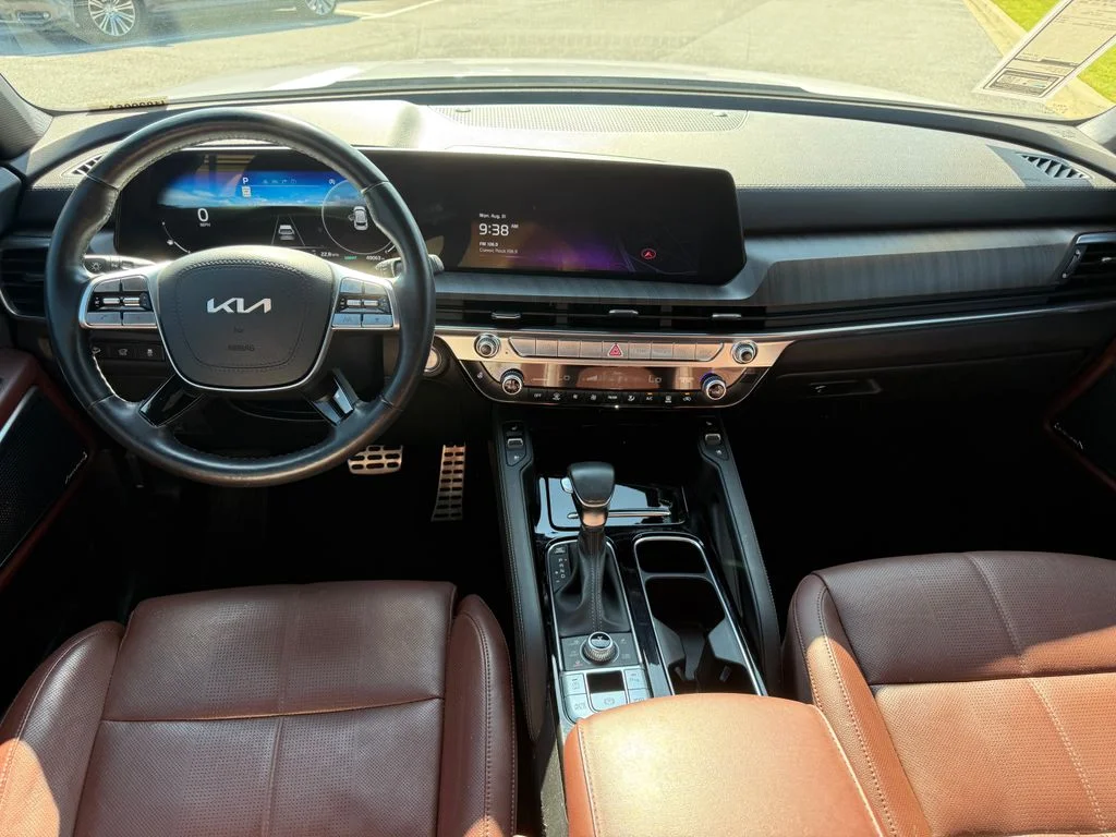 Used 2024 White Kia SX image 7