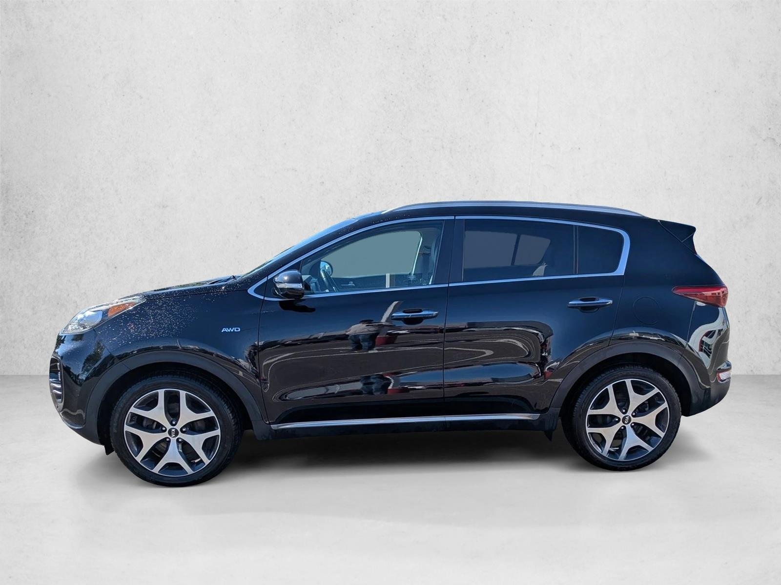 Used 2017 Black Cherry Kia SX Turbo image 9
