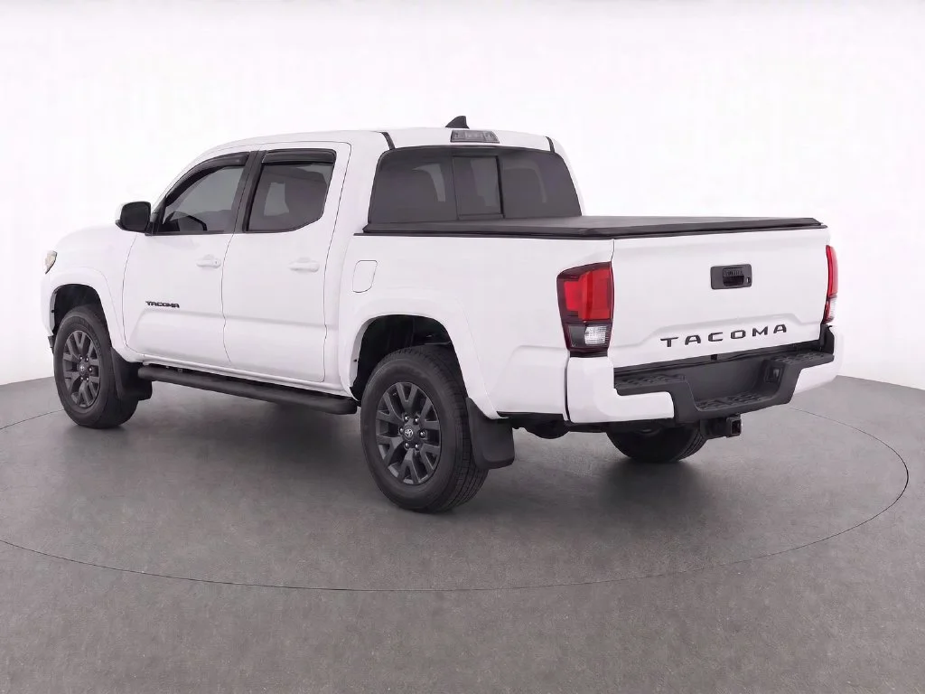 Used 2021 White Toyota SR5 image 4
