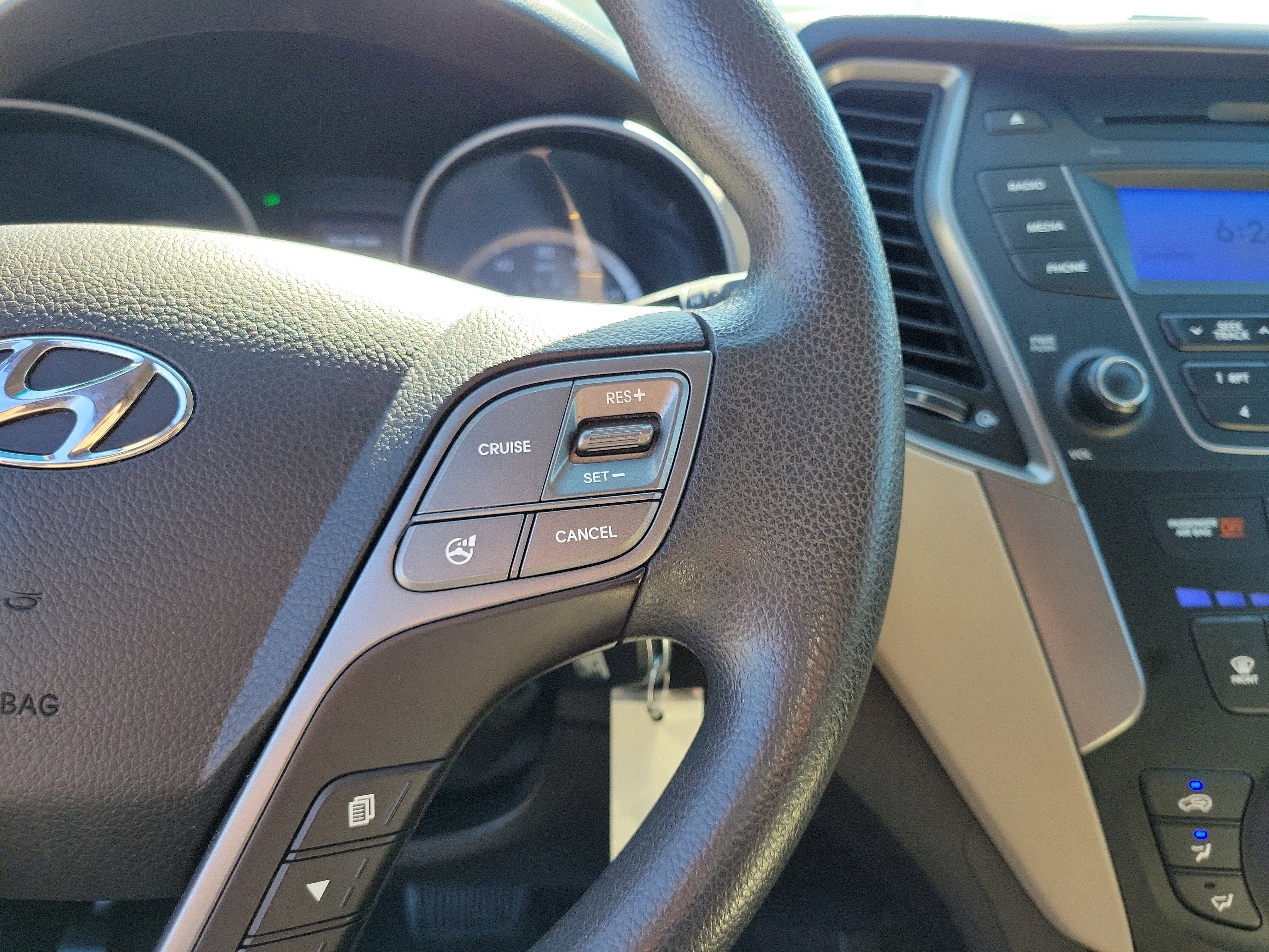 Used 2015 Canyon Copper Hyundai Base image 23