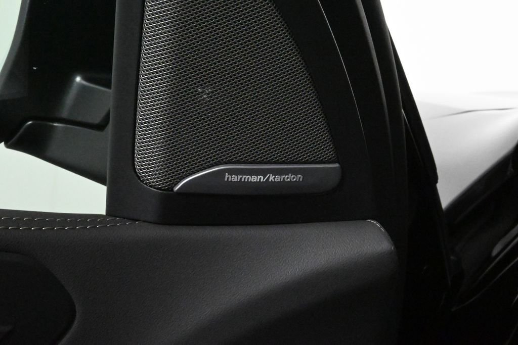 Used 2026 Black BMW xDrive40i image 30