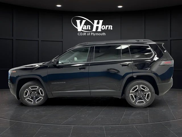 New 2026 Diamond Black Crystal Pearl-Coat Exterior Paint Jeep Limited image 4